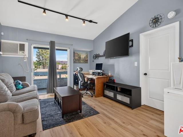Condo for sale in Canoga Park, California