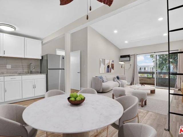 Condo for sale in Canoga Park, California