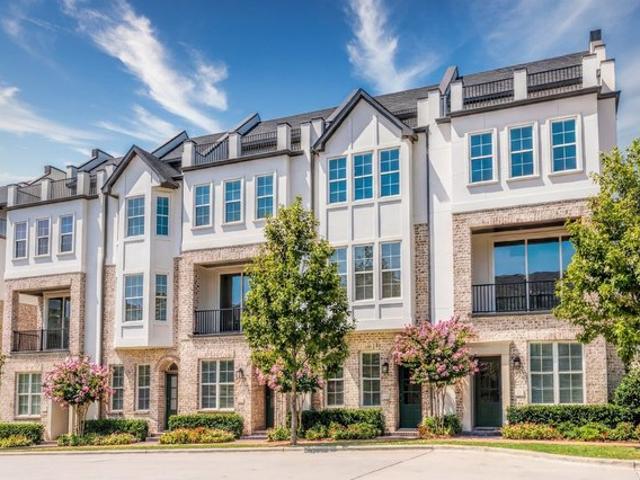 Townhouse for sale in Dallas, Texas