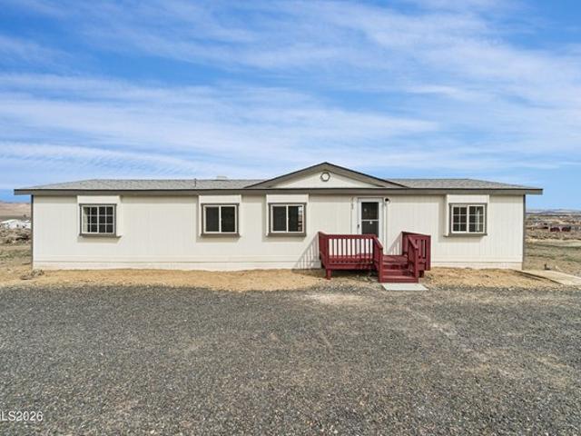 House for sale in Silver Springs, Nevada