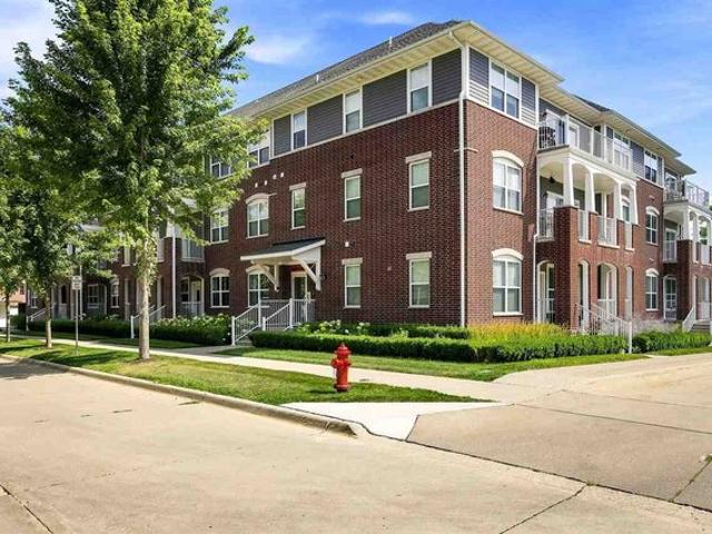 Condo for sale in Iowa City, Iowa