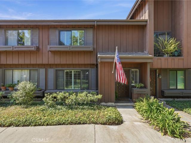 Townhouse for sale in Canoga Park, California