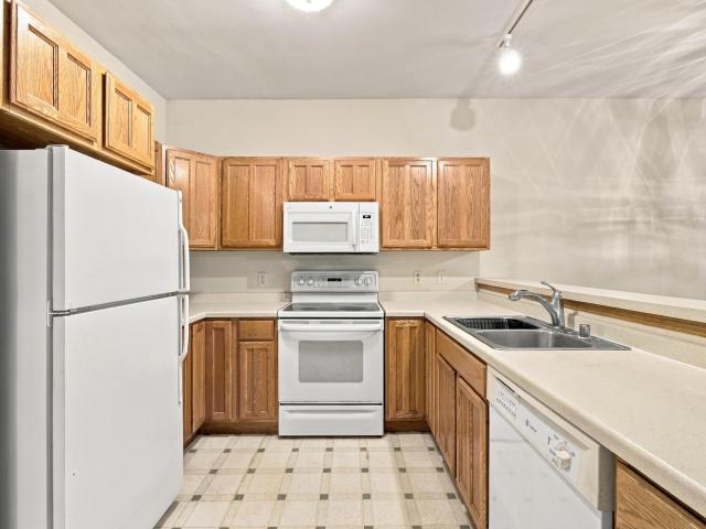 Condo for sale in Pine Rideg Condominiums, Grafton