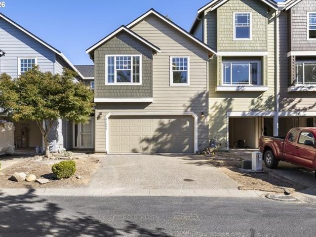 Townhouse for sale in Fairview Terrace, Fairview