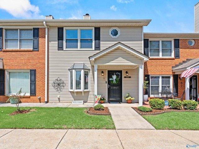Townhouse for sale in Athens, Alabama