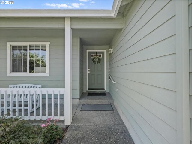 House for sale in Heron Pointe, Fairview