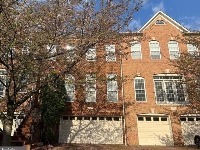Townhouse for sale in Virginia