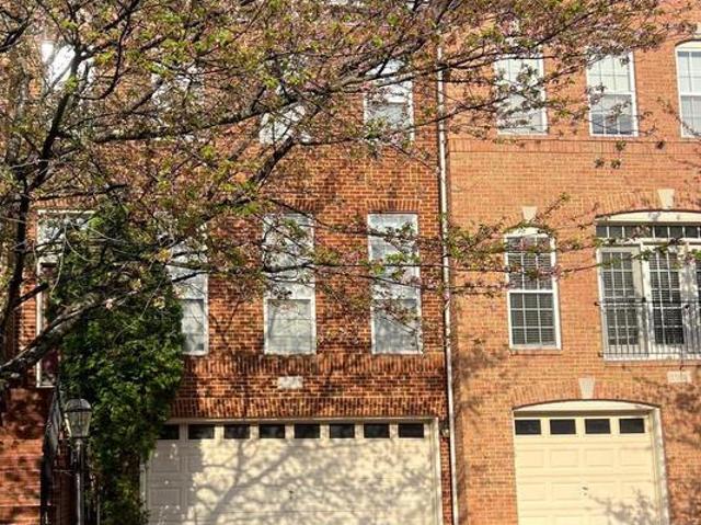 Townhouse for sale in Virginia