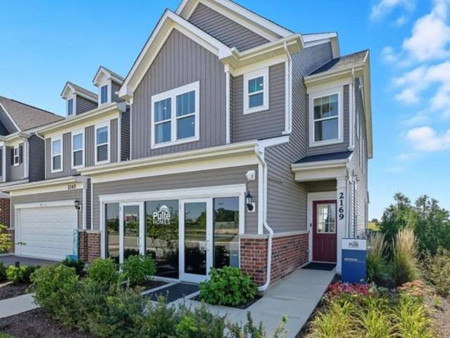 Townhouse for sale in Bolingbrook, Illinois