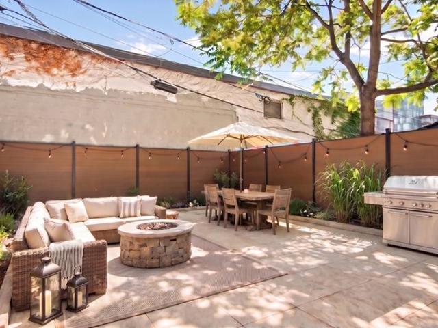 Townhouse for sale in Arverne, New York