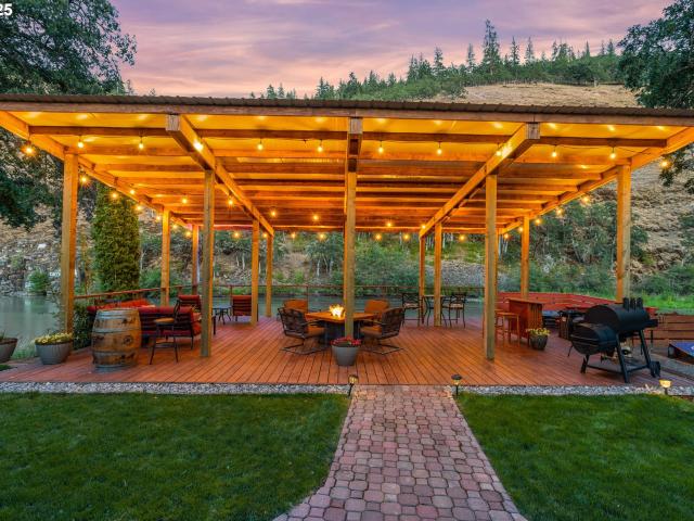 House for sale in Klickitat, Washington