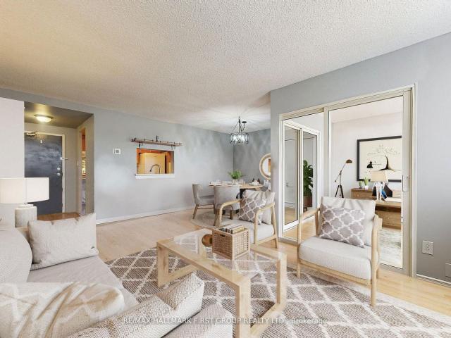 Condo for sale in Toronto, Golden Horseshoe