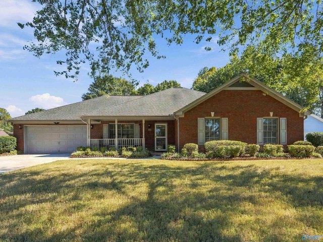 House for sale in Harvest, Madison County