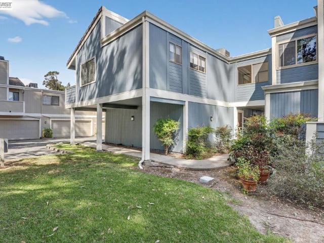 Condo for sale in Hercules, California