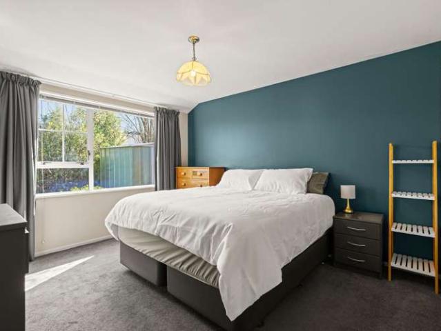 House for sale in Chaslands, Canterbury