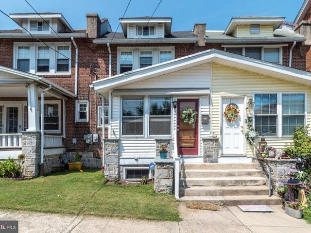 Townhouse for sale in Chester, Pennsylvania