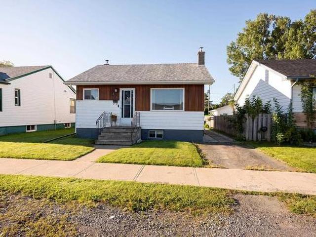 House for sale in Thunder Bay, Ontario