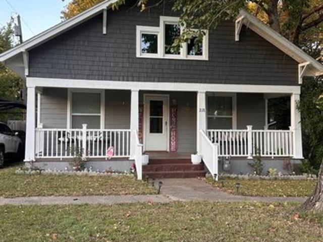 House for sale in Chanute, Neosho County