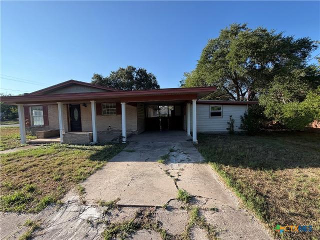 House for sale in Kenedy, Texas