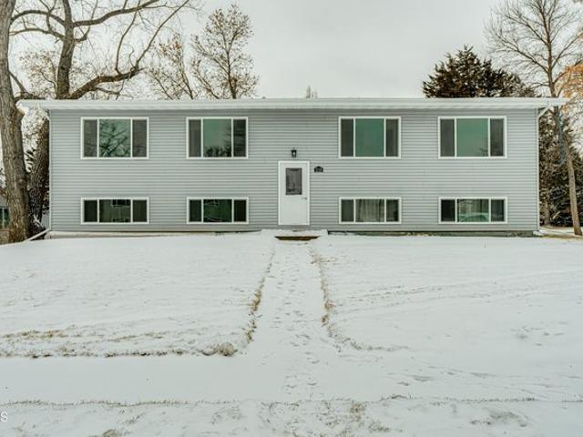 House for sale in Oliver, North Dakota