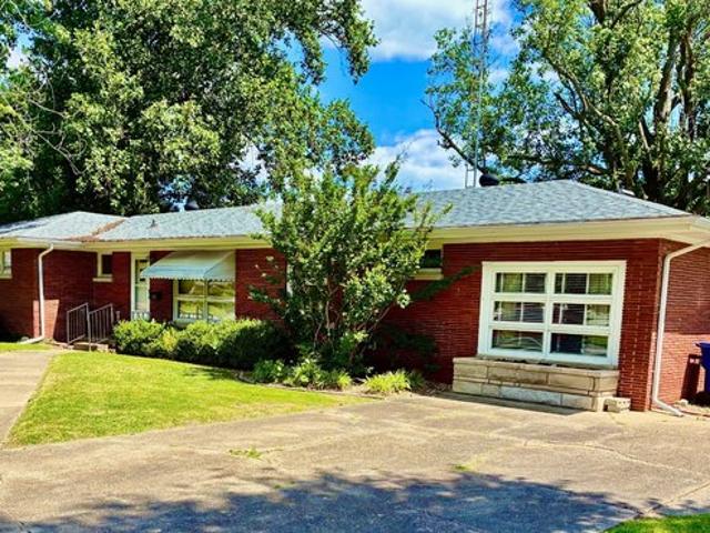House for sale in Carmi, Illinois