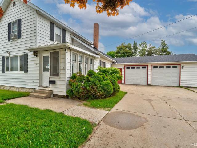 House for sale in Manistique, Michigan