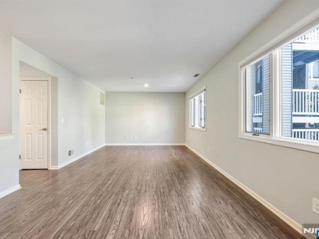 Condo for sale in Allendale, New Jersey