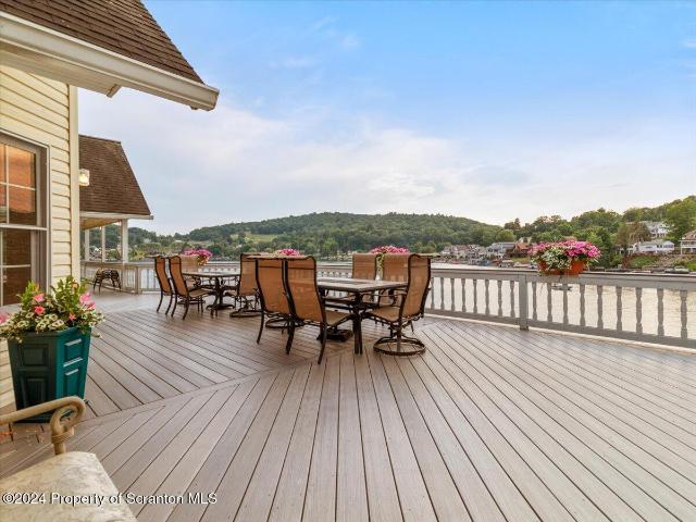 House for sale in Lake Winola, Pennsylvania