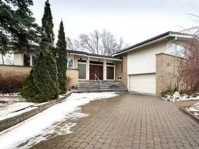 House for sale in Montreal-ouest, Quebec