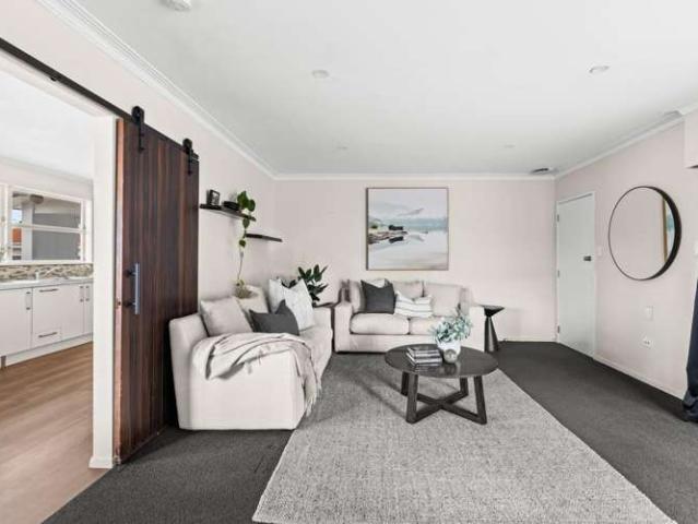 House for sale in Camberley, Hastings