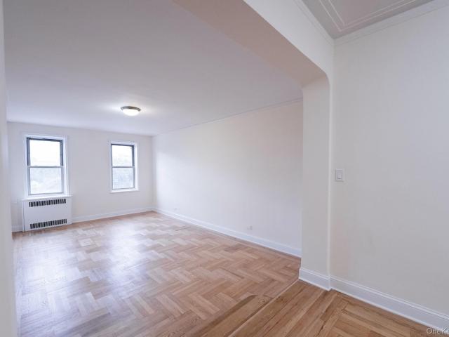 Property for rent in The Bronx, Arverne