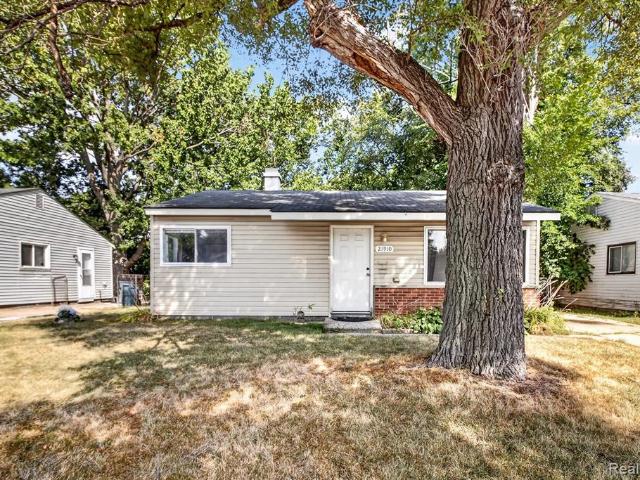 House for sale in Oak Park, Michigan
