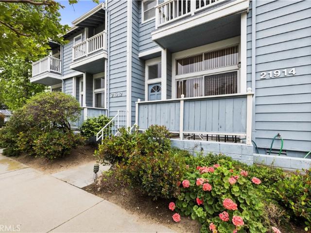 Townhouse for sale in Chatsworth Neighborhood Council District, Canoga Park