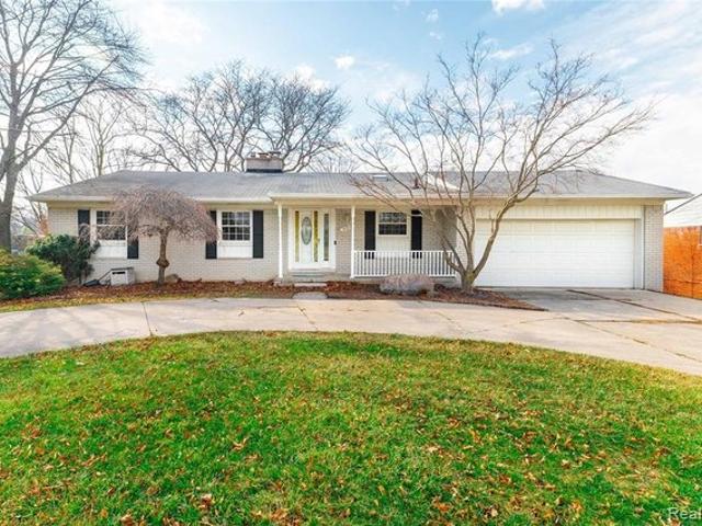 House for sale in Grosse Ile, Michigan