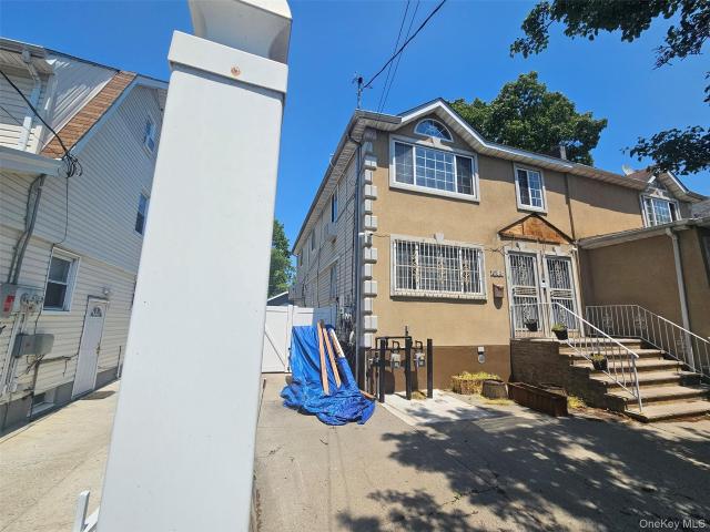 House for sale in Queens, Arverne
