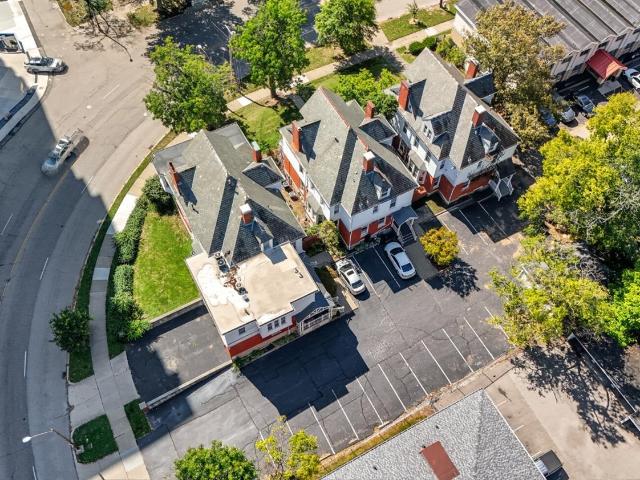 House for sale in Walnut Hills, Roselawn