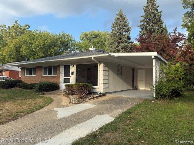 House for sale in Oak Park, Michigan