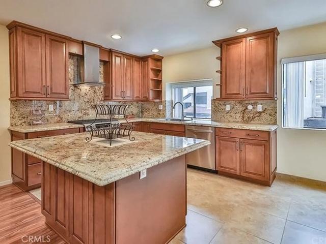 Townhouse for sale in Woodland Hills-Warner Center Neighborhood Council District, Canoga Park