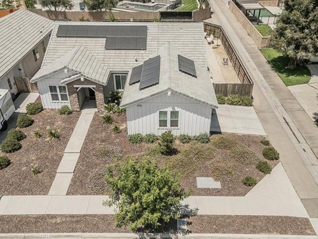 House for sale in Kingsburg, California