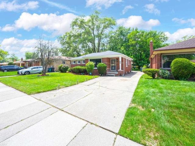 House for sale in Oak Park, Michigan