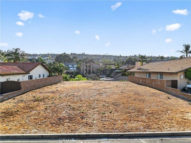 Land for sale in Canyon Lake, California