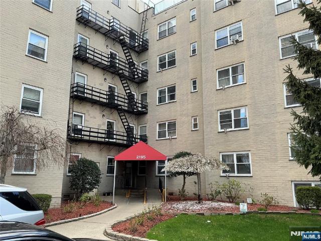 Property for sale in Fort Lee, New Jersey
