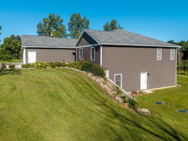 House for sale in Fox Lake, Angola