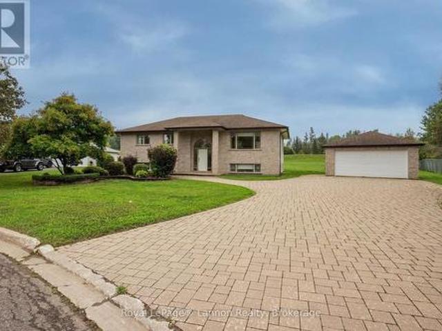 House for sale in Thunder Bay, Ontario