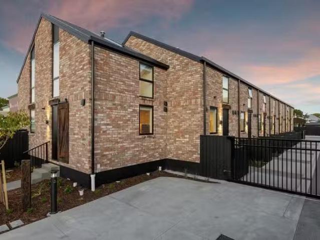 House for sale in Edgeware, Canterbury