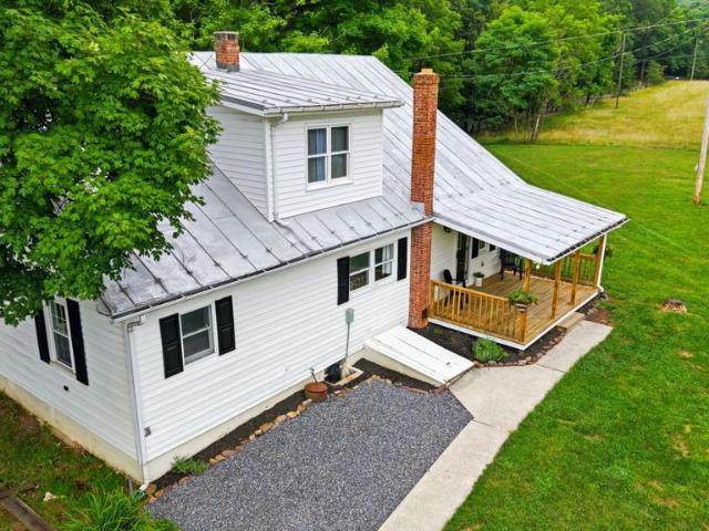 House for sale in Berkeley Springs, West Virginia