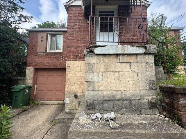House for sale in Pittsburg, Pennsylvania