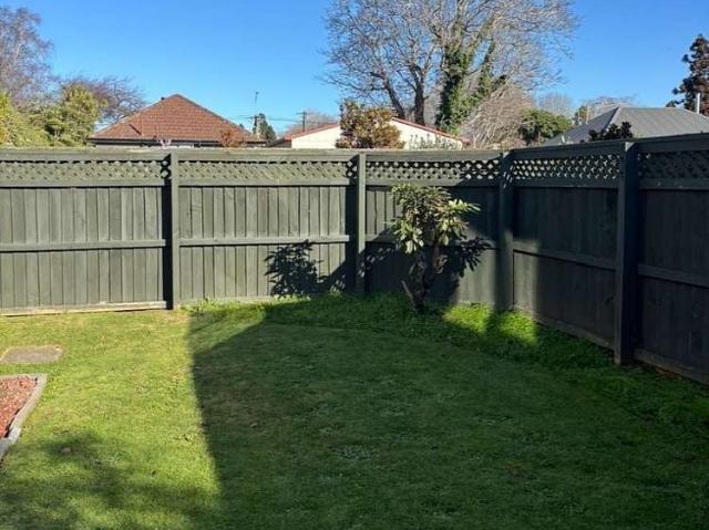 Townhouse for rent in Bryndwr, Canterbury