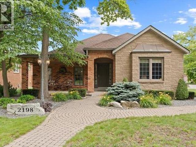 House for sale in Ontario