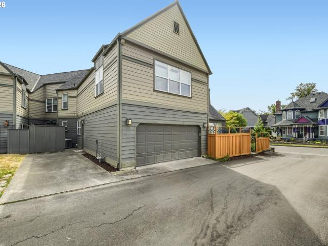 Townhouse for sale in Oregonia